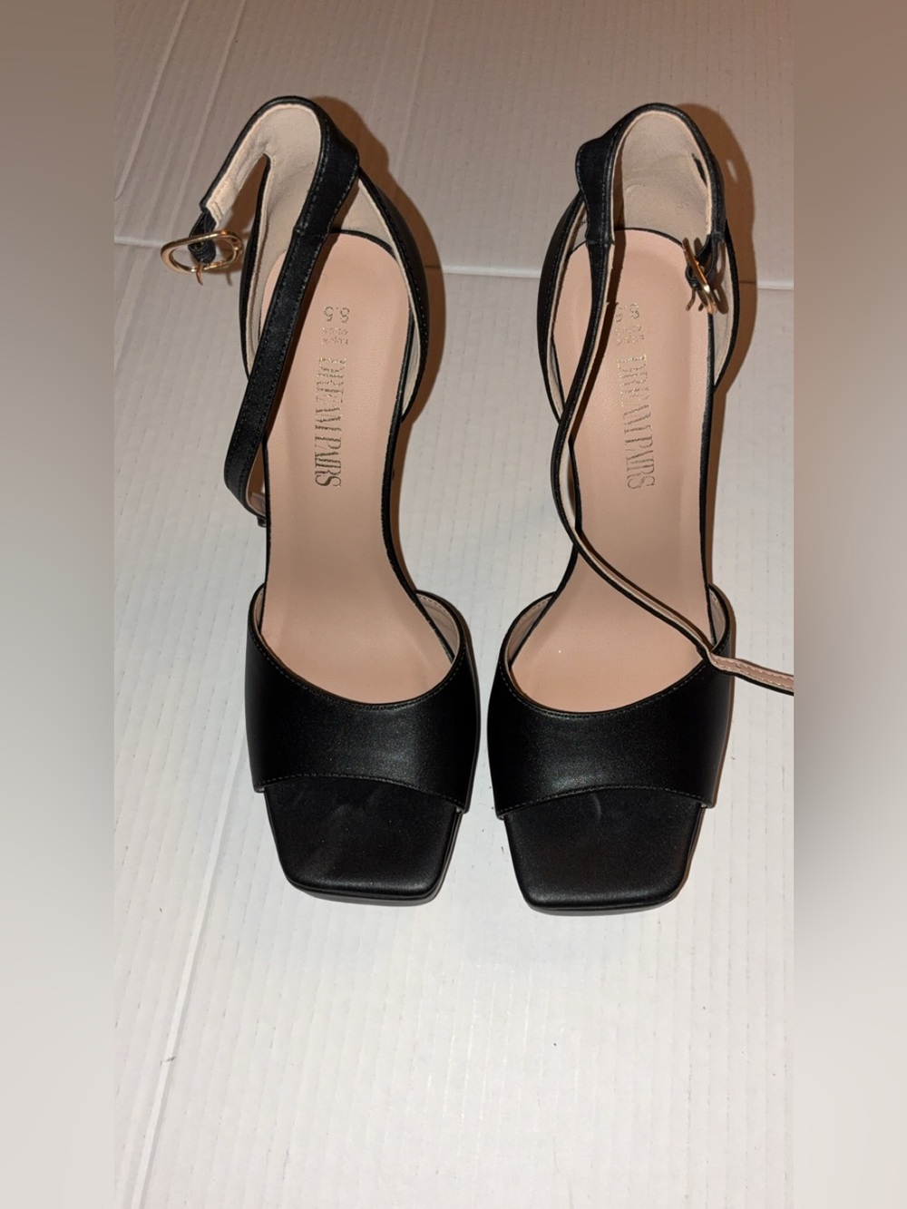 Dream Pairs Black Square-Toe Strappy Heels